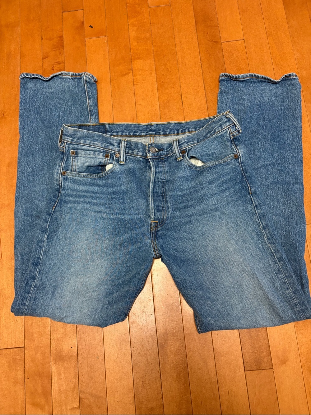 Levi's 501 Men's Size 32 32L Light Blue Straight Denim Jeans